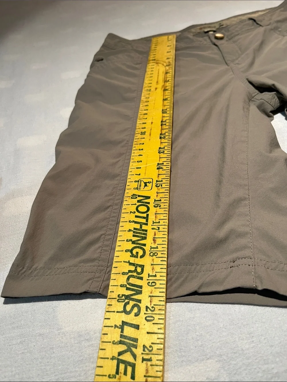Royal Robbins Stretchy Quick Dry Discovery Hiking Shorts in Tan - Size 8